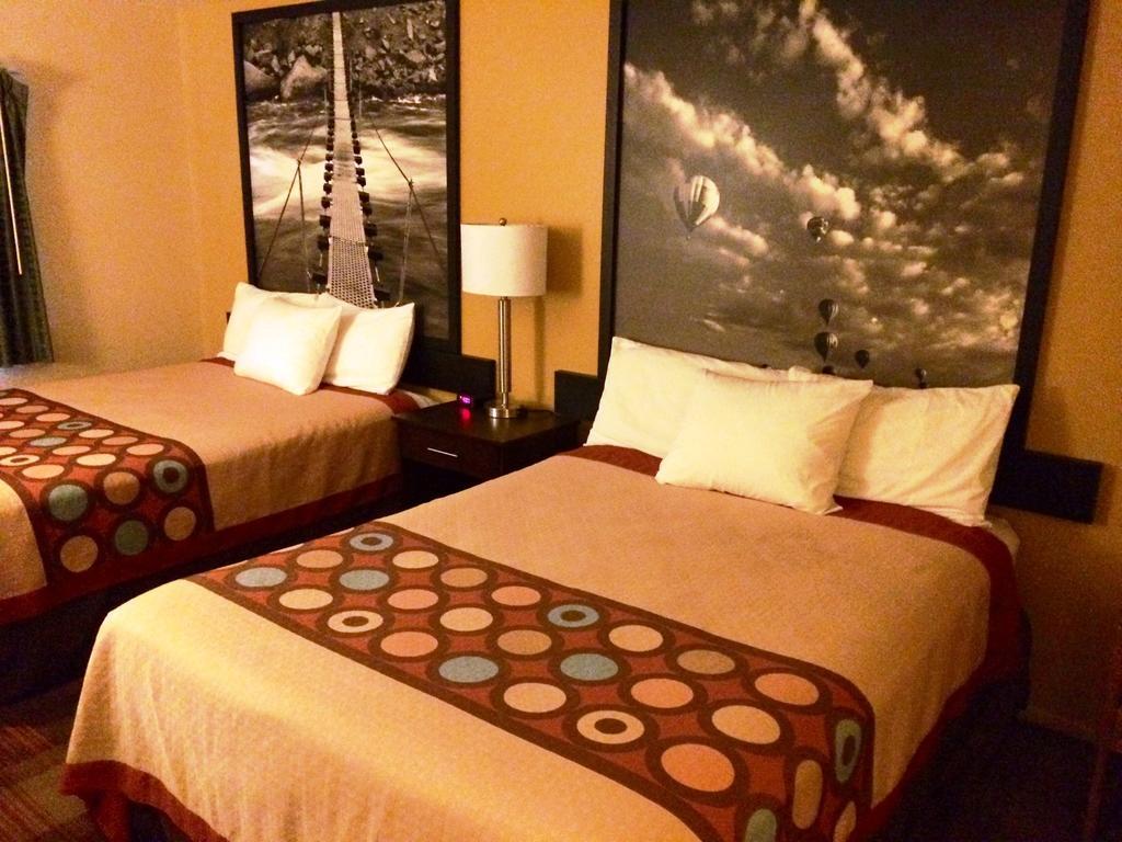 Super 8 By Wyndham Idaho Falls Exterior photo