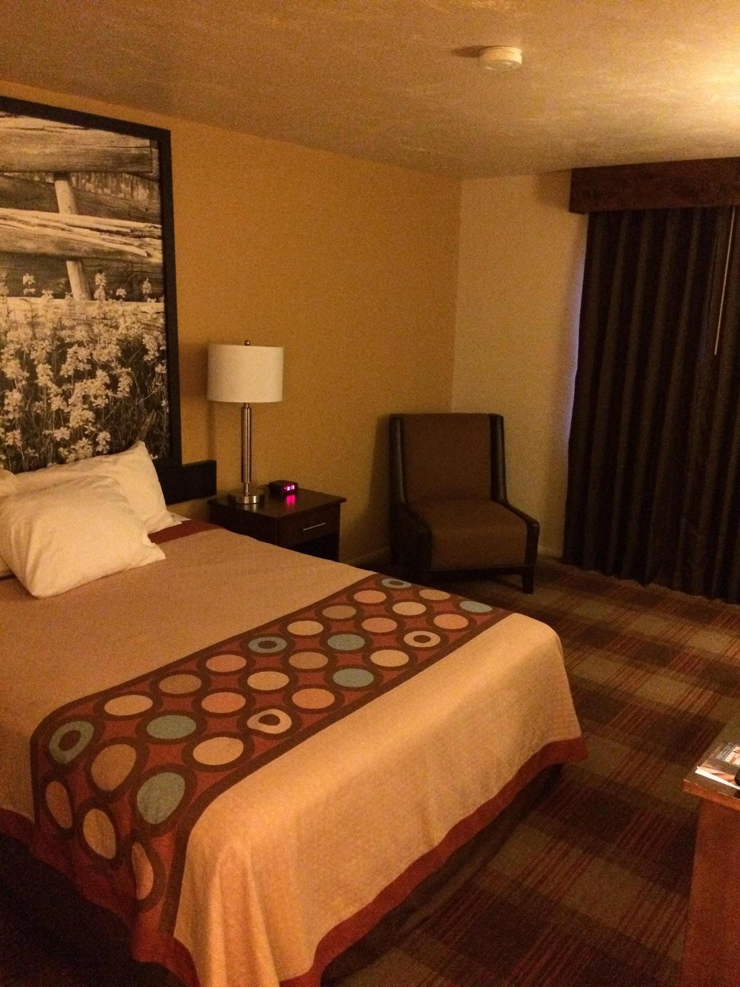 Super 8 By Wyndham Idaho Falls Exterior photo