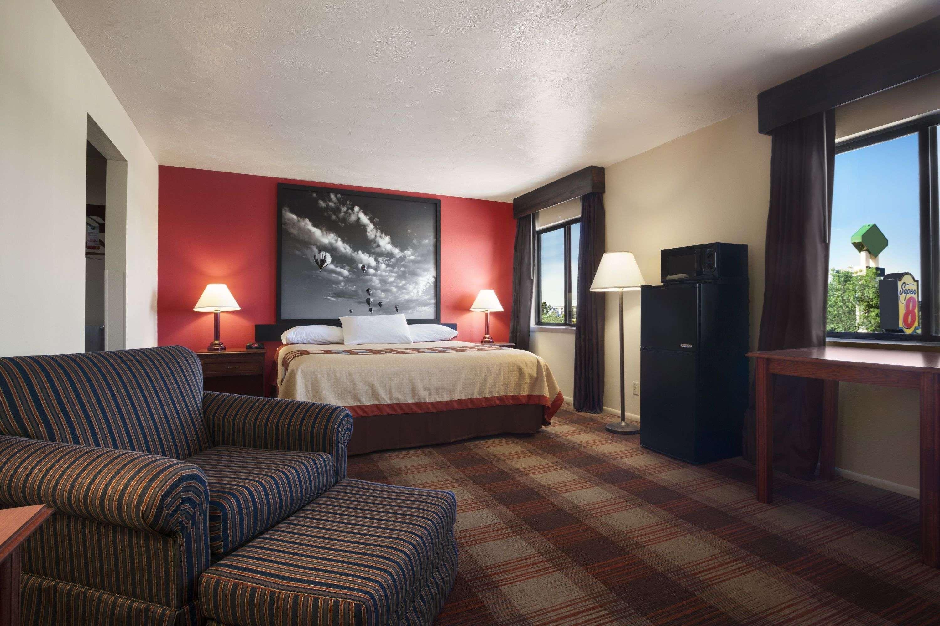 Super 8 By Wyndham Idaho Falls Exterior photo