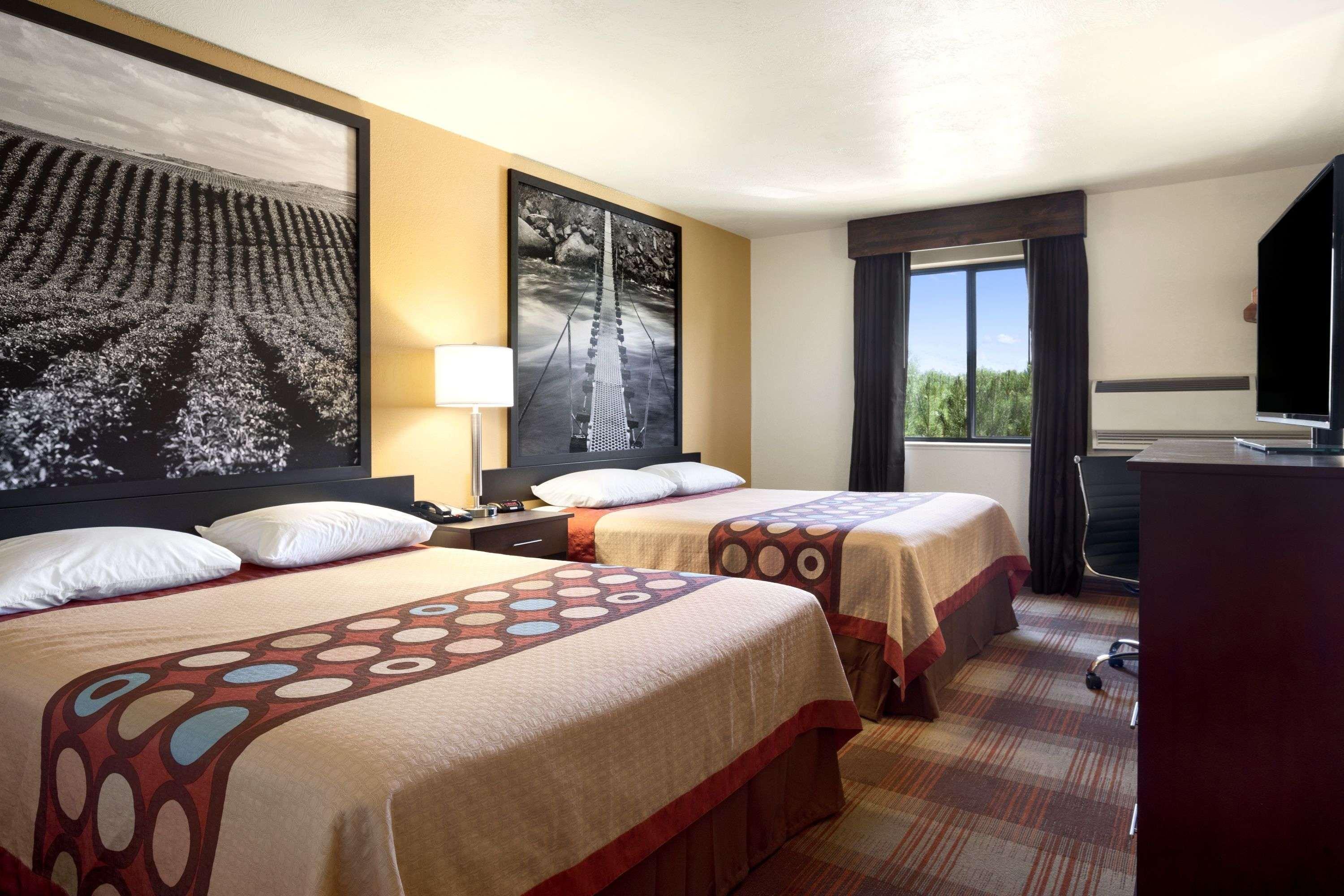 Super 8 By Wyndham Idaho Falls Exterior photo